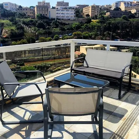 'Home Away From Home' By The Sea Saint Julian's Exterior photo