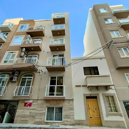 'Home Away From Home' By The Sea Saint Julian's Exterior photo